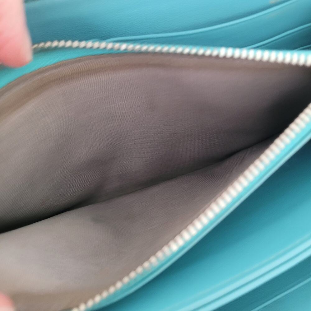 Tiffany & Co. Iconic Blue Leather Zip Around Wallet Clutch Organizer Authentic - Picture 10 of 14